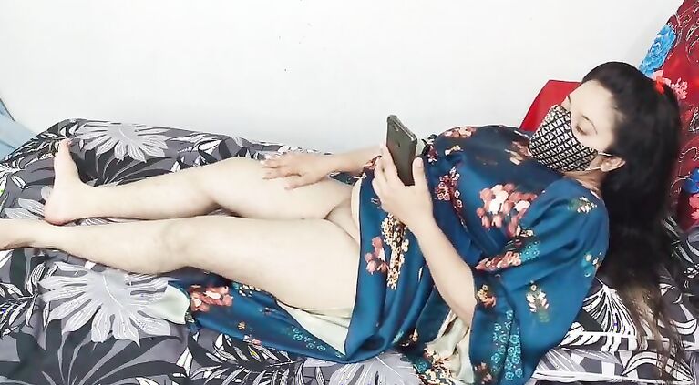 Muslim girl masturbating while watching porn vid alone