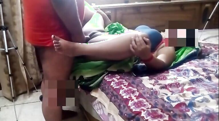 CUTE DESI GIRL SOMYA FUCKED BY HER BOYFRIEND