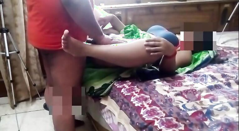 CUTE DESI GIRL SOMYA FUCKED BY HER BOYFRIEND