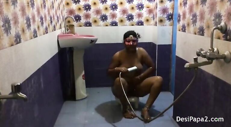 full tamil bhabhi hot in saree dress tamil style bathroom fucking in morni