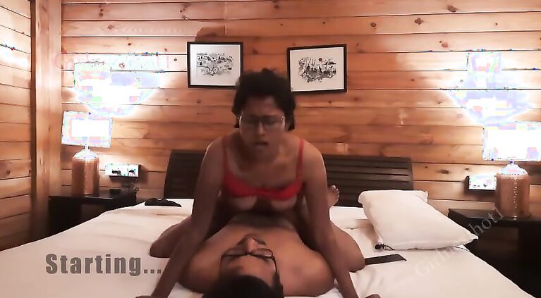 Desi Housewife Fucked by Ex Boyfriend at Luxurious Resort - Hindi Outdoor Sex