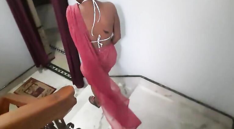 Unsatisfied Tamil Bhabi Fucked by Neighbor - Saree Bhabi Sex in Hindi Dirty Talk