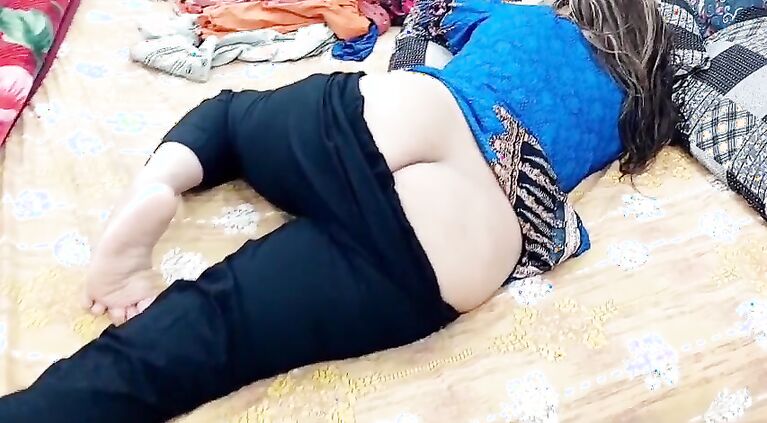 Drinking Milk From Huge Boobs Of My Tamil Stepmom Than Fucking Her Huge Butt With Clear Hindi Audio
