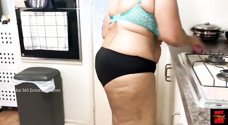Beautiful Housewife in the KITCHEN - Teasing in style