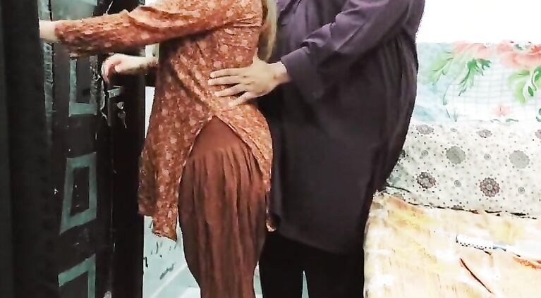 Pakistani Mature Secret Sex With Neighbour With Clear Hindi Audio