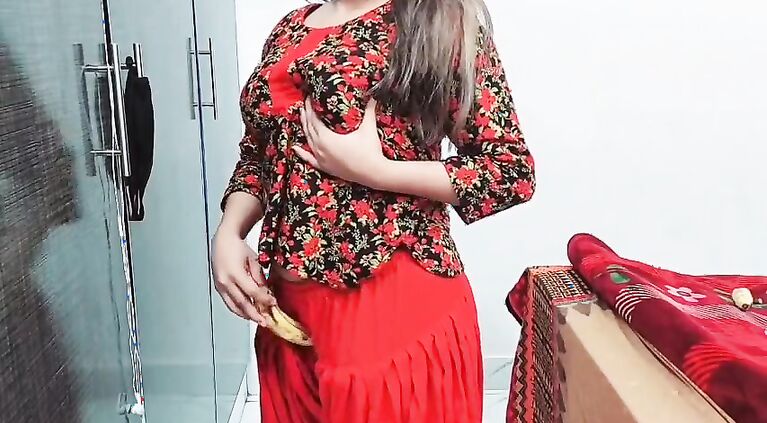 Pakistani Milf Assfuck And Cunt Fucking With Banana Infront Of Her Cuckold Husband