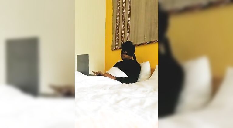 فتاة مراهقة عربية Hijab room Service. 18yo Muslim Teenage came for cleaning and got hard fuck in hotel