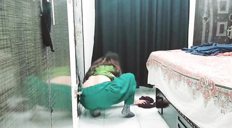 Maid Fantasy Fullfilled With Dirty Talks in Hindi