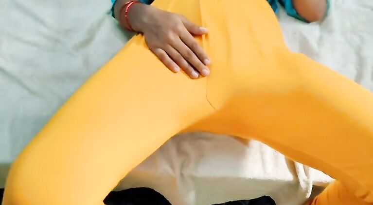 Tamil bhabhi squirts in bed hard fucking in devar