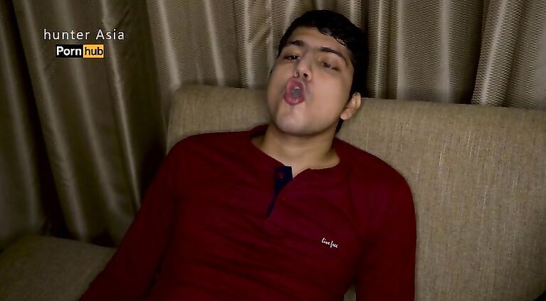 Two Desi Sluts gets fucked in hotel room - FFM