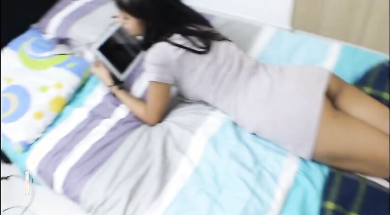 by mistake I take a pill and viagra and my sister helps me with the effect- porn in Spanish