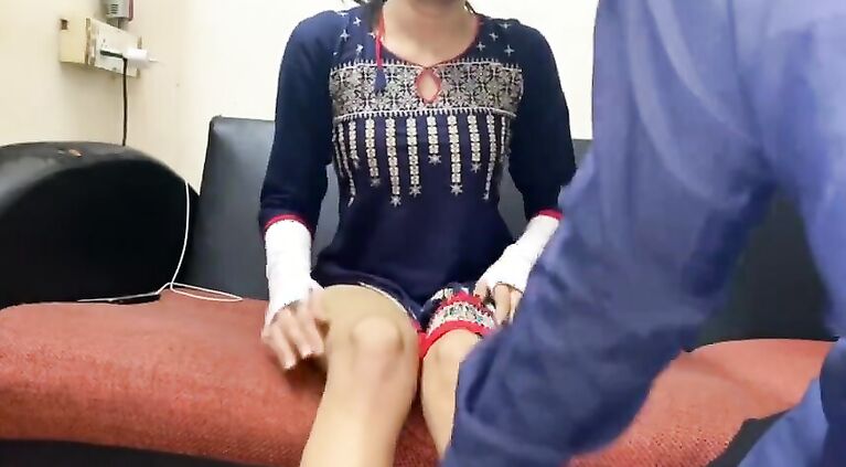 Tamil bhabhi fucked her worker ( Aur chodo ) | Hindi audio