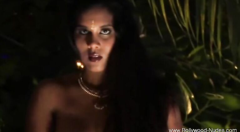 Erotic Unvieling Of Desi Babe With Music And Dancing