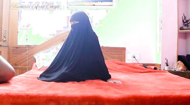 Sexy Aishwariya wearing Arabian hijab Bbc Jerking