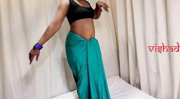 Saree wear beautiful Desi girl hard frog fucking with company boss