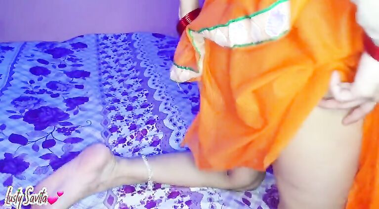 Desi Maid Servent Wearing Saree Loves To Get Fucked By Her Boss.