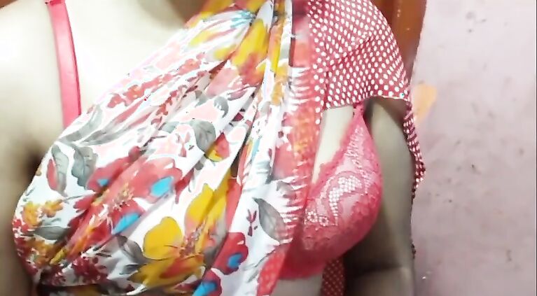 Beautiful Desi wife with rad saree fucking with husband very very beautiful