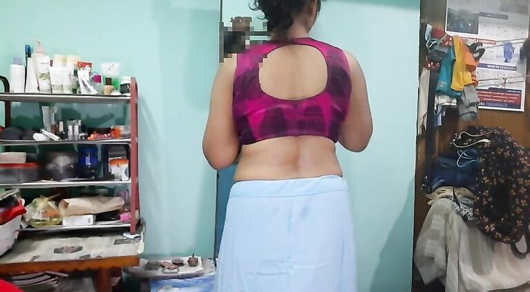 Tamil Bhabhi Enjoying With Her Boyfriend In a Busiest Day / Real Sex Clip.