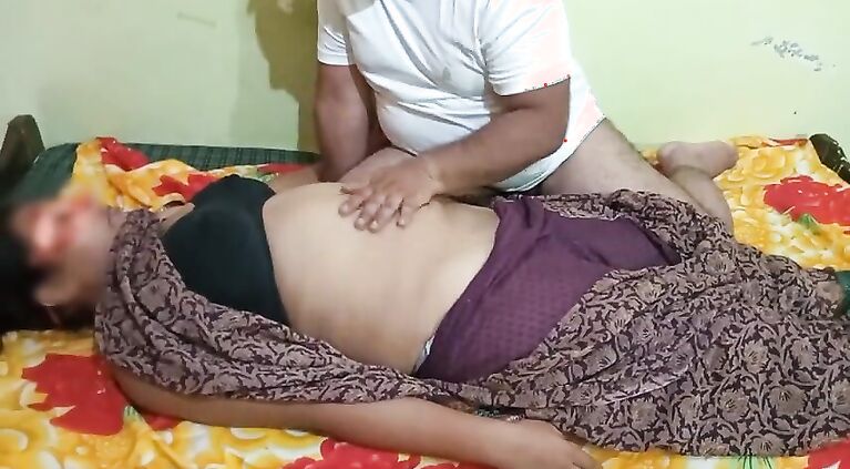 deshi bhabhi saying ho rha mera ruko[hindi]