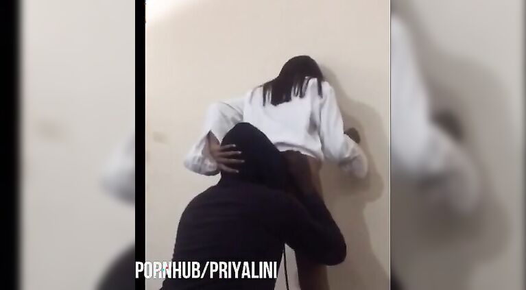 Sri Lankan Spa Girl butt licking ස්පා නන්ගිගෙ පුක ලෙවකනවා