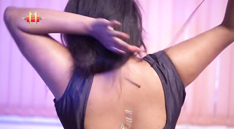 Desi babe queen's Fashion Fiesta - beautiful Sucharita - full fun - full episode