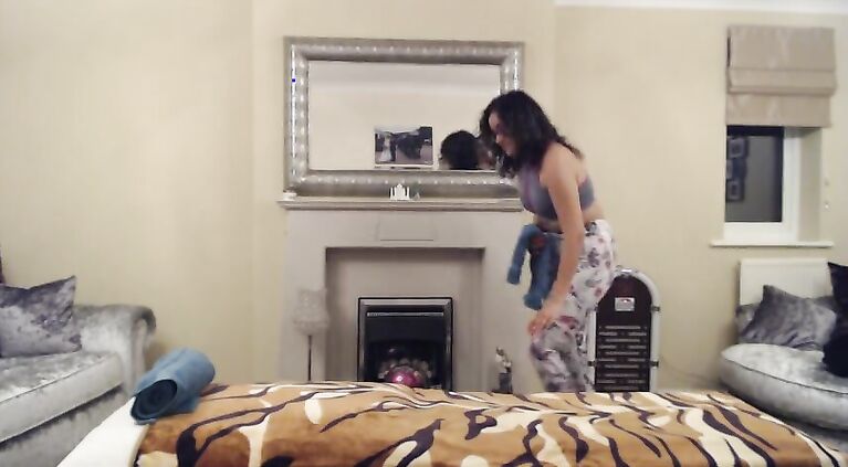 Interracial massage ends in innocent seduction and creampie (MASSAGE2018)