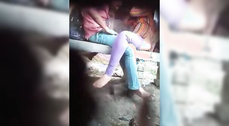 Secret public sex on Lock down