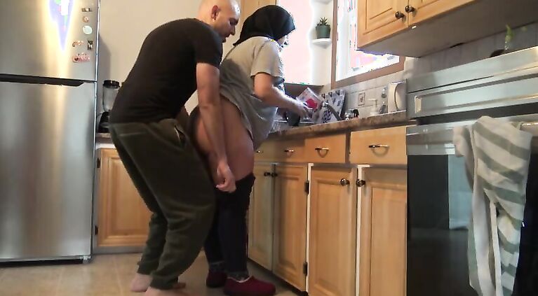 سكس في مستشفى من الطين مع الممرضة HIJAB MAID ASSFUCK FUCK