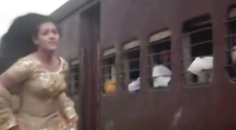 Kajol huge boobs bouncing