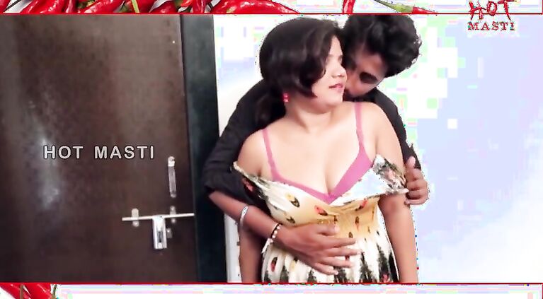 Indian Gf & Boyfriend Romance - courtesy: youtube.com beautiful masti