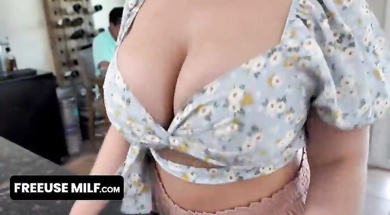 FreeUse Milf