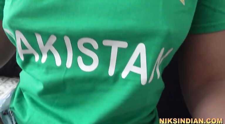 Desi guy fucks Pakistani Bhabhi after cricket match