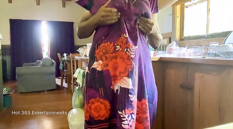 Tamil Couple Romance in the Kitchen - Housewife Dress Lifted Up and Butt Squeezed and Fingered