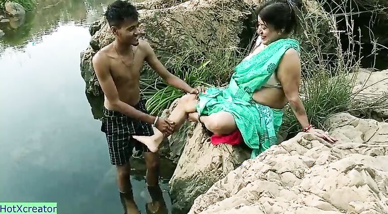 Tamil Cute Aunty Hardcore sex at Open Place with Innocent Boy!! Best Desi Sex