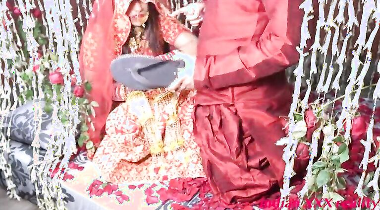 Desi marriage honeymoon XXX in hindi