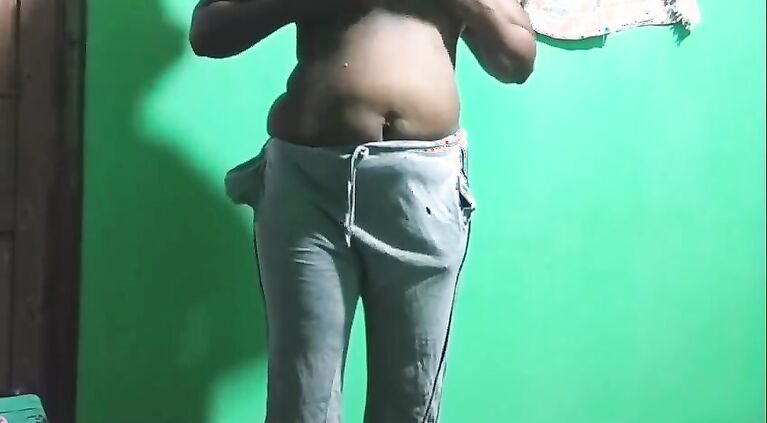 exposed huge desi bhabi boobs