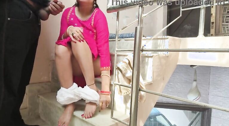 Desisaarabhabhi -Desi shy kamwali Fucked hard by her Landlord Kamwali ke sath Outdoor Masti lagging utar kar zabardast gaand chodi hindi