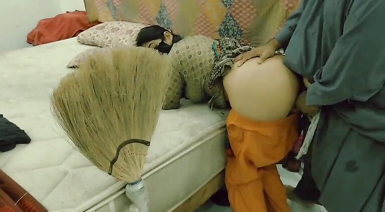 Beautifull Pakistani Maid First Time Assfuck Sex