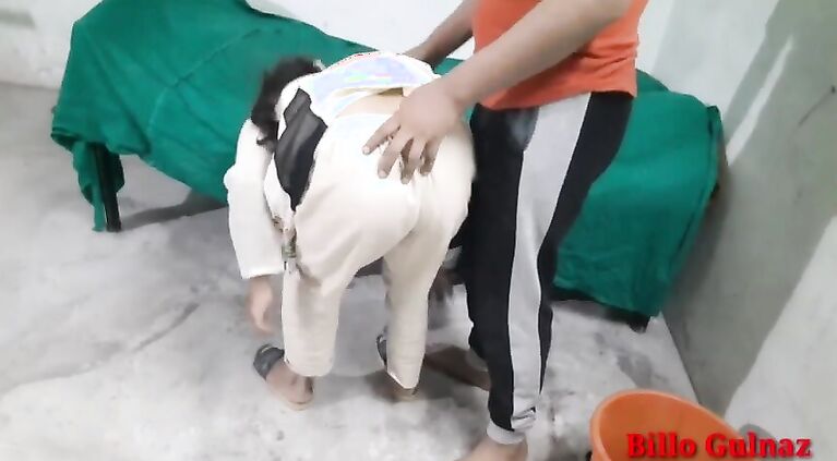 Tamil tamil Kamwali Maid ko Owner ne saza (Punishment) de kr jabardasti choda, Tamil maid fucked by house owner with hindi dirty talk and hindi audio