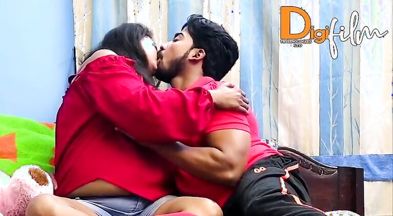 Desi Topheavy HOUSEWIFE Teaches Her Stepbrother How To Take A Oral And Cum