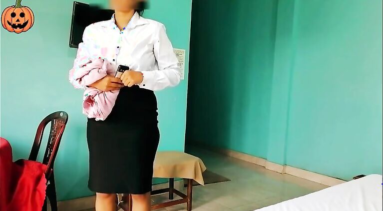 Fuck With Hotel Room Service Attend Girl In Sri Lanka