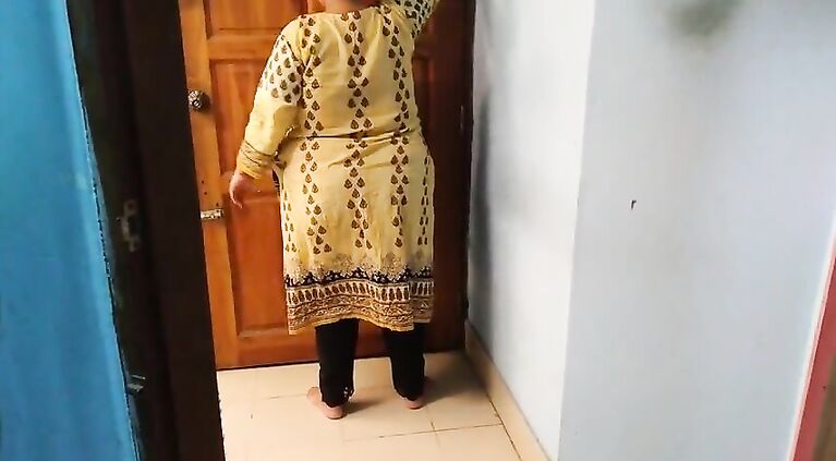 Tamil cute maid fucked by hotel owner