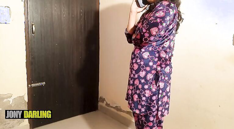 Husband Gaya Boyfriend Ko bula liya biwi ne, Tamil Milf cheating on her husband Clear Hindi Audio