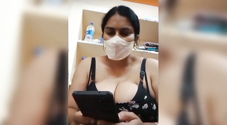 Andhra Aunty Has Huge Boobs And Tight Vagina