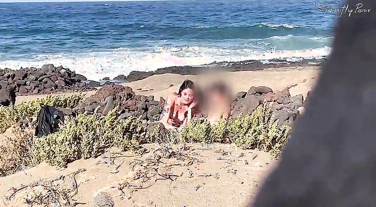 NUDIST BEACH ORAL: I show my hard dick to a bitch that asks me for a oral and cum in her mouth.