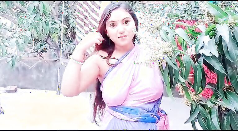 MY BENGALI STEPMOM SHOWING NIPPLE AND WE HAD A GERAT SEX