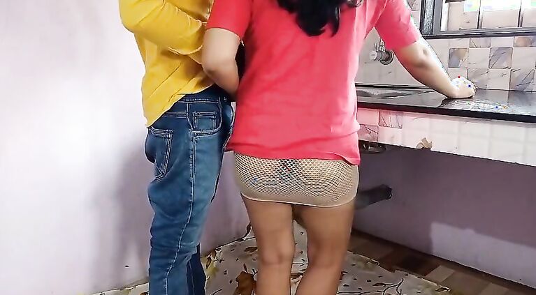 Kaam Wali Pregnant Bai Ko Kitchen Me Bartan Dote Time Choda