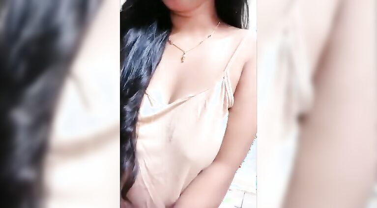 Tamil bhabhi saggy tights pressing novel bigboobs shining nipples gorgeous girl bathing dirty talking
