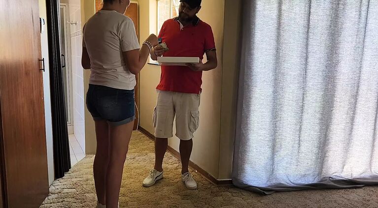 Cuckold i dared my milf to fuck the pizza guy