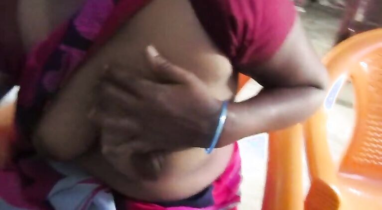 Indian aunty showing huge boobs Side View with Indian audio